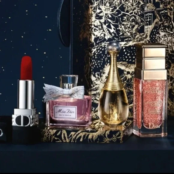 Dior 30 Montaigne 2022 mini holiday Advent calendar